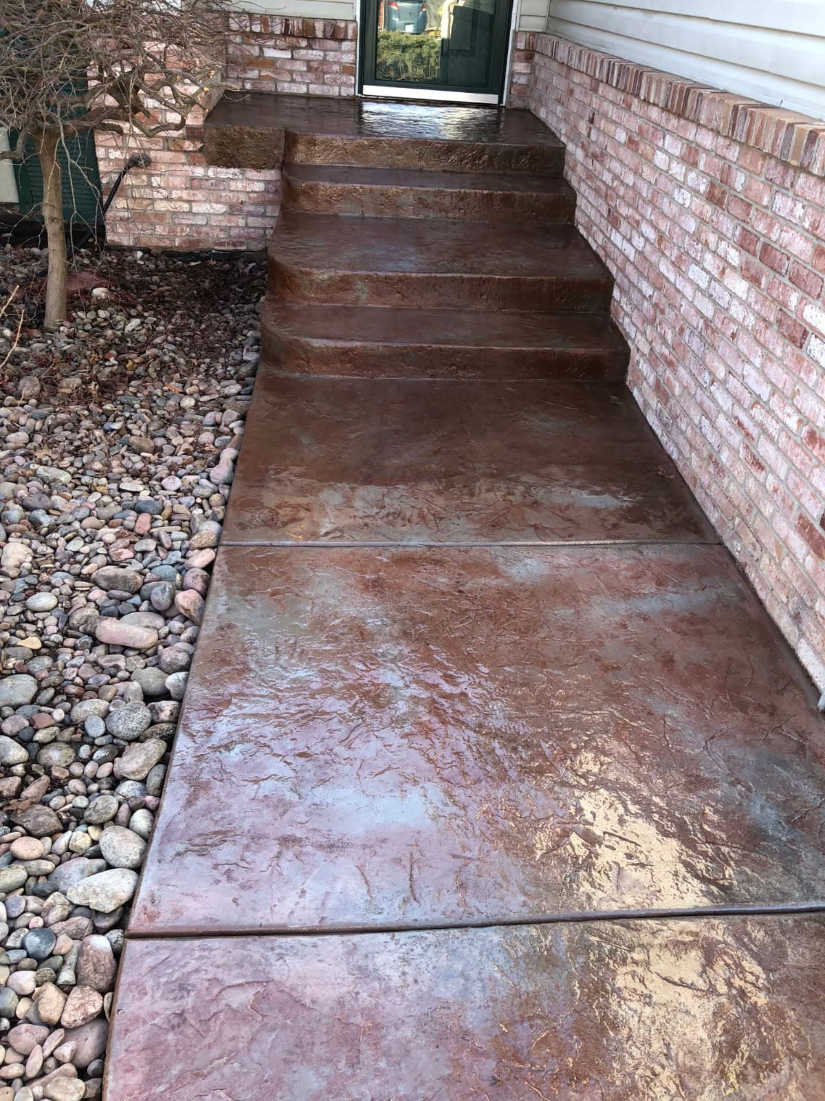Decorative Front Approach & Landing