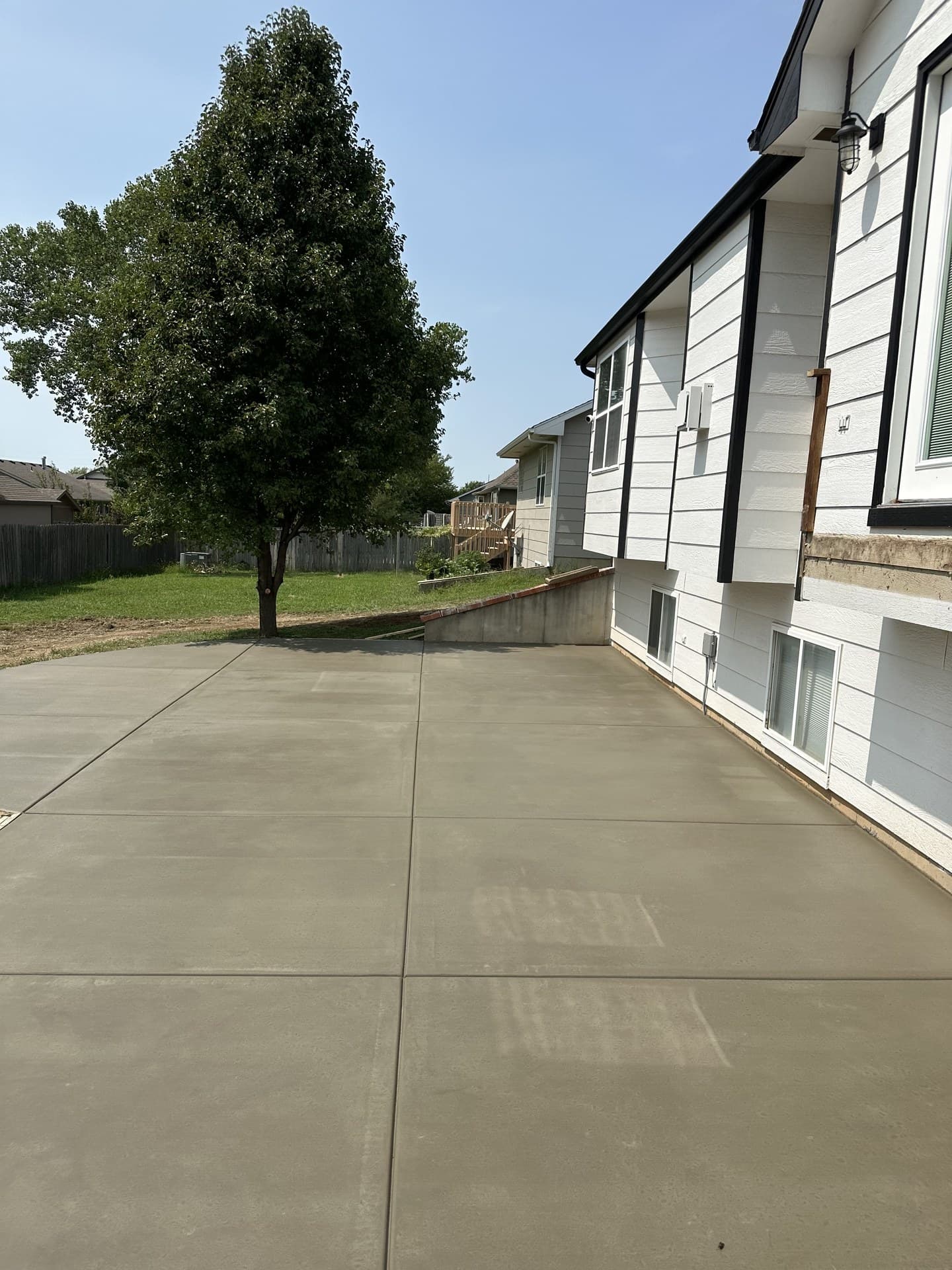 Multi-Unit Backyard Patio Slabs
